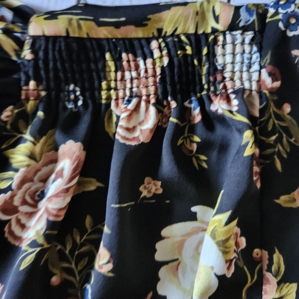 Zara Floral Black Long Puffed, Button Sleeved, Deep V, Crop Top Size Small - Picture 6 of 15